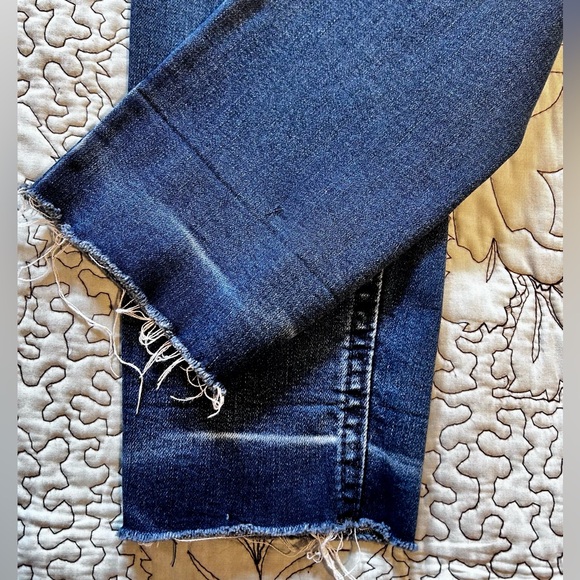 LOT OF 2 PAIR OF MATERNITY SKINNY DISTRESSED JEANS * Isabel * Old Navy Sz 8 - Picture 4 of 12